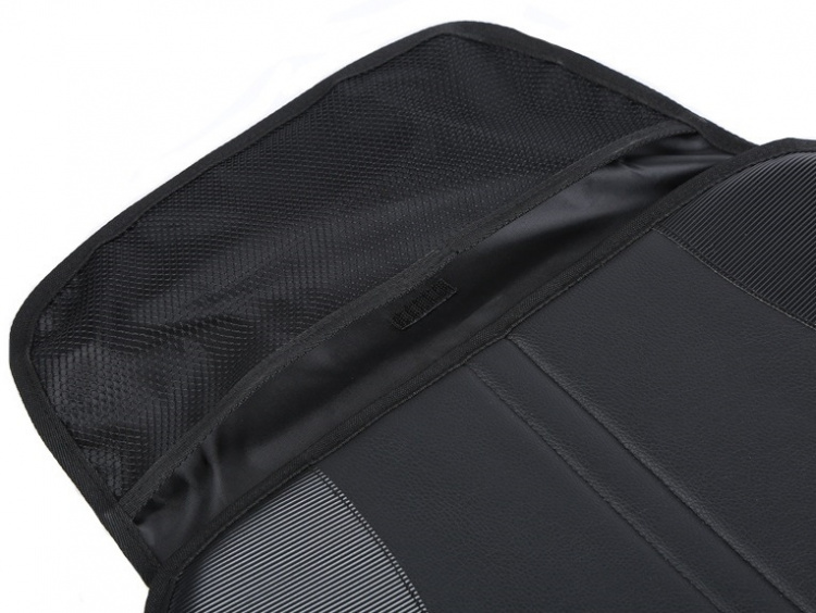 Autostoelhoes met praktisch opbergvak - beschermt tegen vuil Autostoelhoes met praktisch opbergvak - beschermt tegen vuil