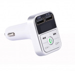 FM-zender met dubbele USB-aansluitingen, display en knoppen, zilver