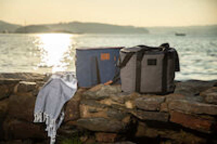 Orrefors Hunting Kylväska, Marin, 38x32x24 cm Orrefors Hunting Kylväska, Marin, 38x32x24 cm