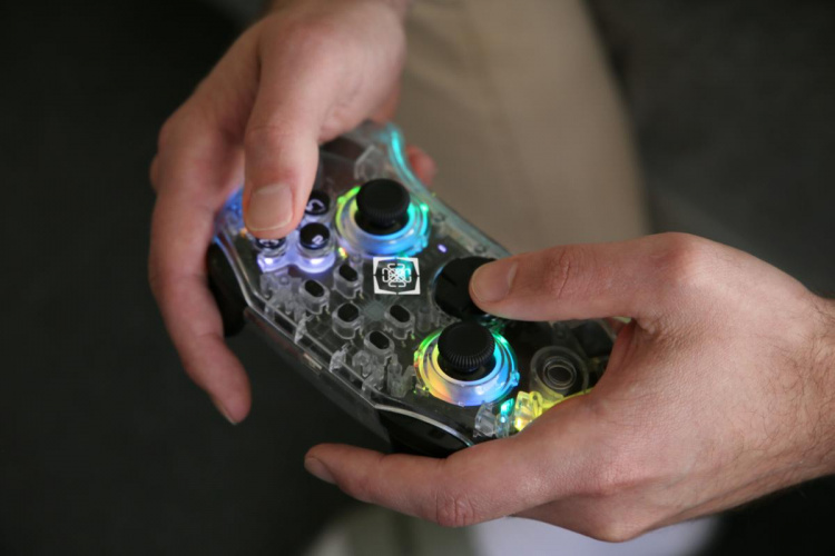 DELTACO Nintendo Switch-controller, transparant, RGB, macroknoppen