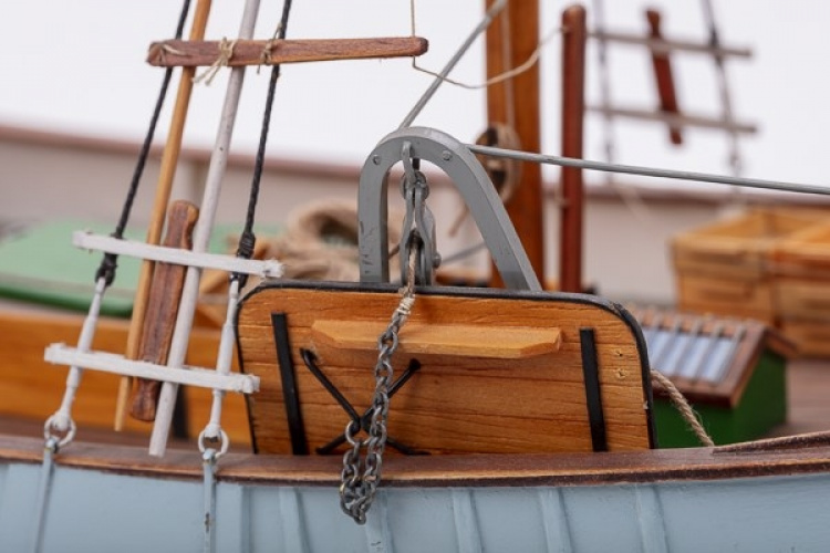 1:33 Mary Ann - wooden hull