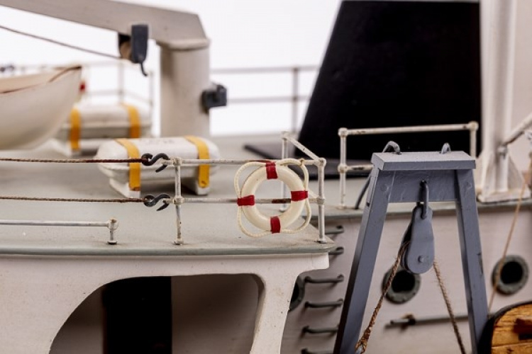 1:50 Nordkap - wooden hull