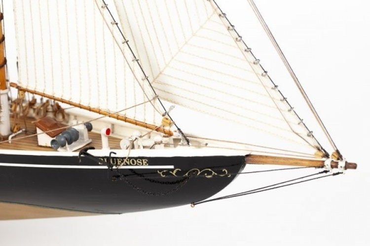 1:100 Bluenose II -Wooden hull 1:100 Bluenose II -Wooden hull