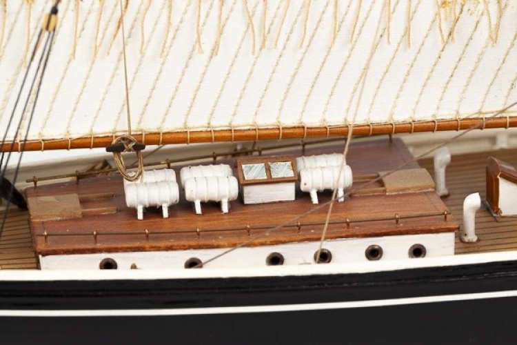1:100 Bluenose II -Wooden hull 1:100 Bluenose II -Wooden hull