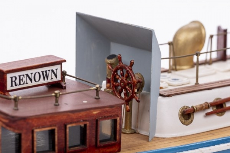 1:35 H.M.S. Renown-Plastic hull