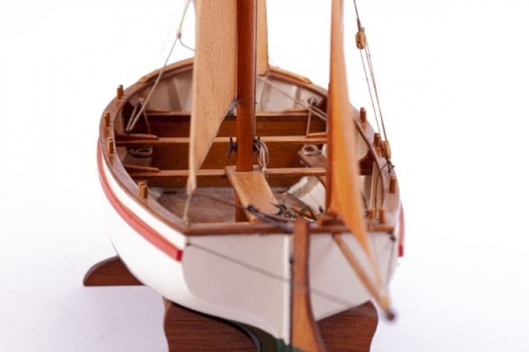 1:30 LE BAYARD - Wooden hull