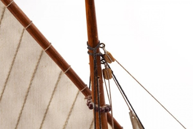 1:30 ESPERANCE - Wooden hull