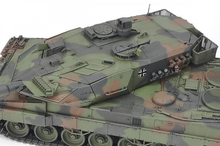 Tamiya 1/35 LEOPARD 2 A6 MBT