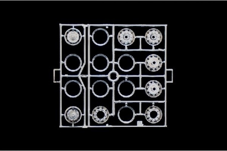 Italeri 1:24 SCANIA 143M TOPLINE 4x2