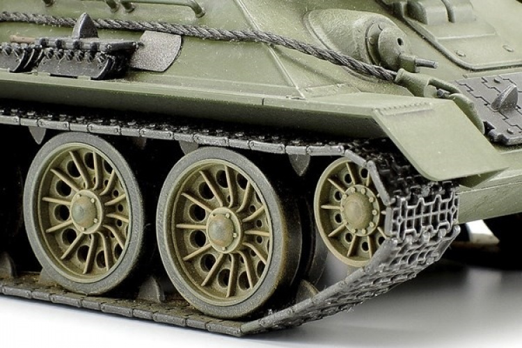 Tamiya 1/48 Russian Medium Tank T-34-85
