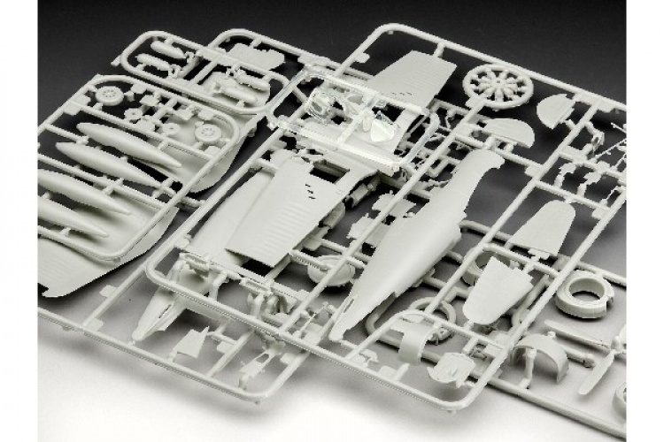 Revell F4U-4 Corsair