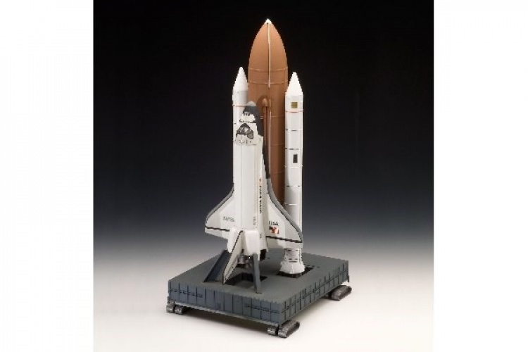 Revell Space Shuttle Discovery &Booster