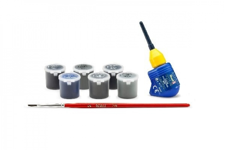 Revell \'35 Years VW Golf GTI Pirelli