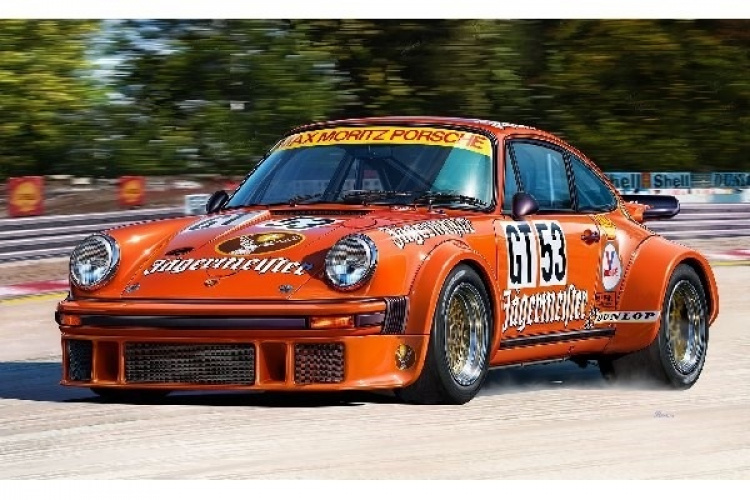 Revell Porsche 934 RSR \'Jägermeister
