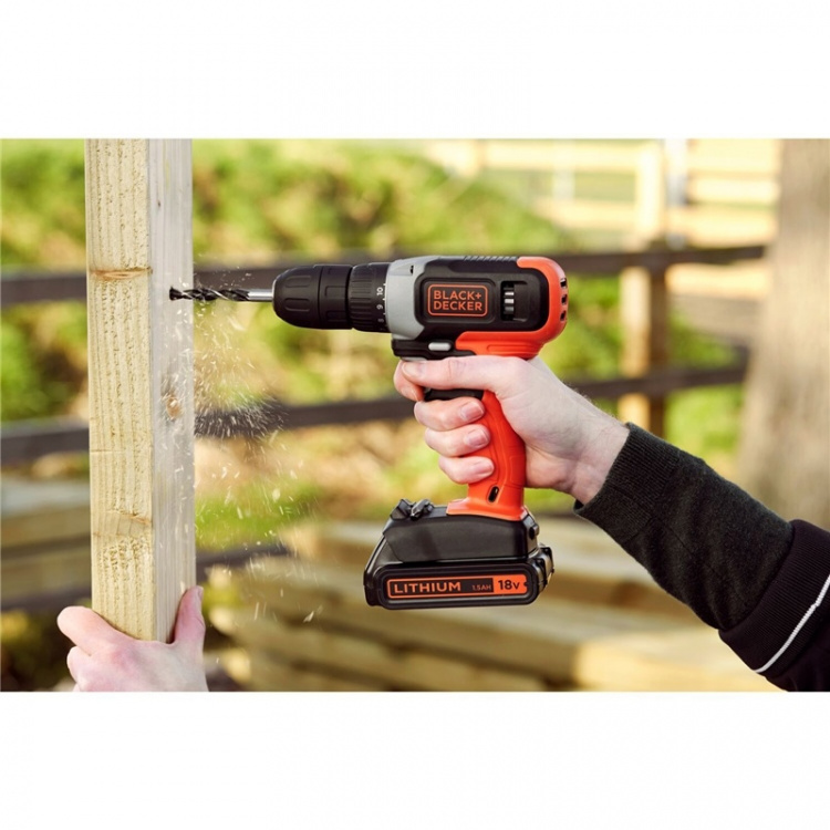 Black & Decker Borr-/skruvdragare med 18V Lit