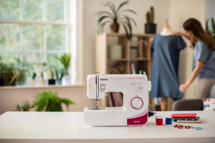Brother RL417 Symaskin för enkla Syprojekt inkl. Overlocksömmar Brother RL417 Symaskin för enkla Syprojekt inkl. Overlocksömmar