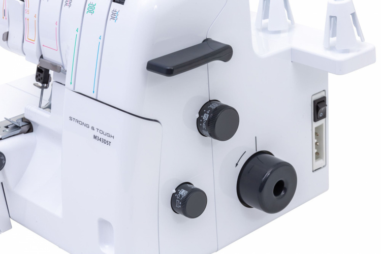 Brother M343DST Strong & Tough Overlock incl. Aanschuiftafel en extra naaivoeten