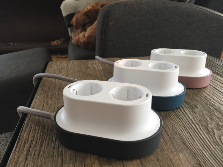 Kokong Polar Zwart Slim Stopcontact Kokong Polar Zwart Slim Stopcontact