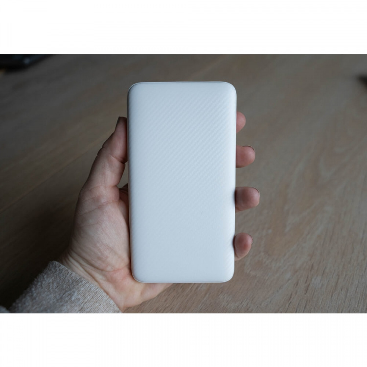 GEAR Powerbank 10 000mAh LiPolymer Ultracompact 2.1A 1xUSB-C 2xUSB-A 1xMicroUSB White GEAR Powerbank 10 000mAh LiPolymer Ultracompact 2.1A 1xUSB-C 2xUSB-A 1xMicroUSB White