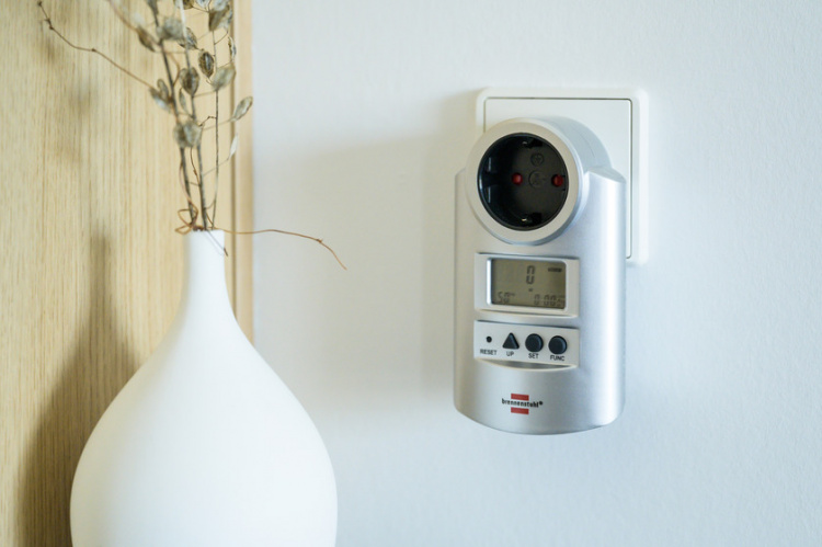 Primera-Line energiemeter / elektriciteitsmeter voor de berekening van het energieverbruik en de energiekosten Primera-Line energiemeter / elektriciteitsmeter voor de berekening van het energieverbruik en de energiekosten