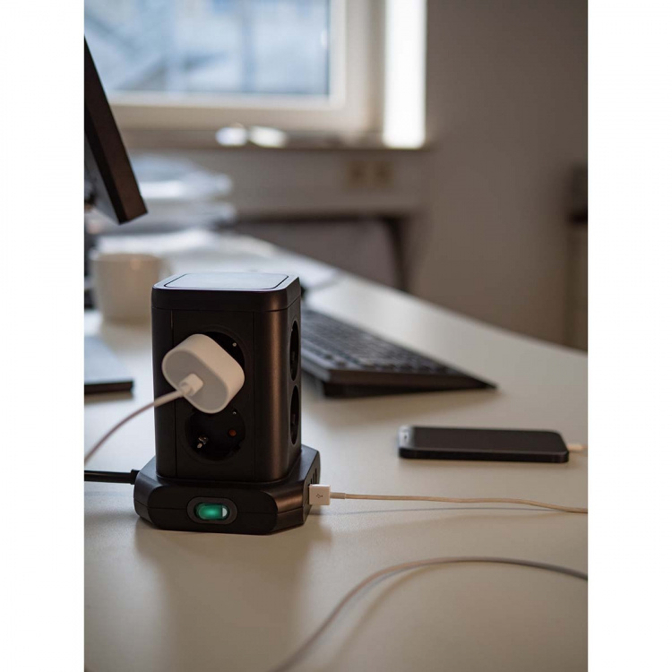 brennenstuhl 8-voudige wandcontactdoos in 45°-opstelling (4x USB, met 2 kabels, tweepolige schakelaar) TYPE F