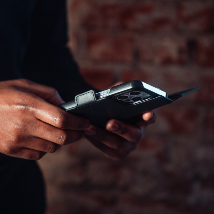 Krusell Leren Telefoonhoesje iPhone 13 Pro Zwart Krusell Leren Telefoonhoesje iPhone 13 Pro Zwart