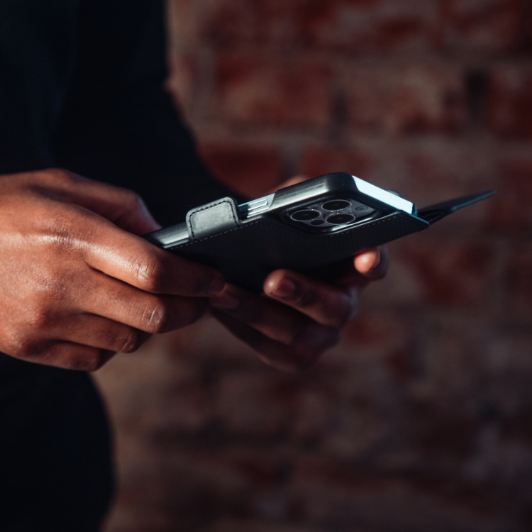 Krusell Leren Telefoonhoesje iPhone 13 Pro Max Zwart