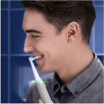 Oral B Eltandborste iO6 Series M6 Gre