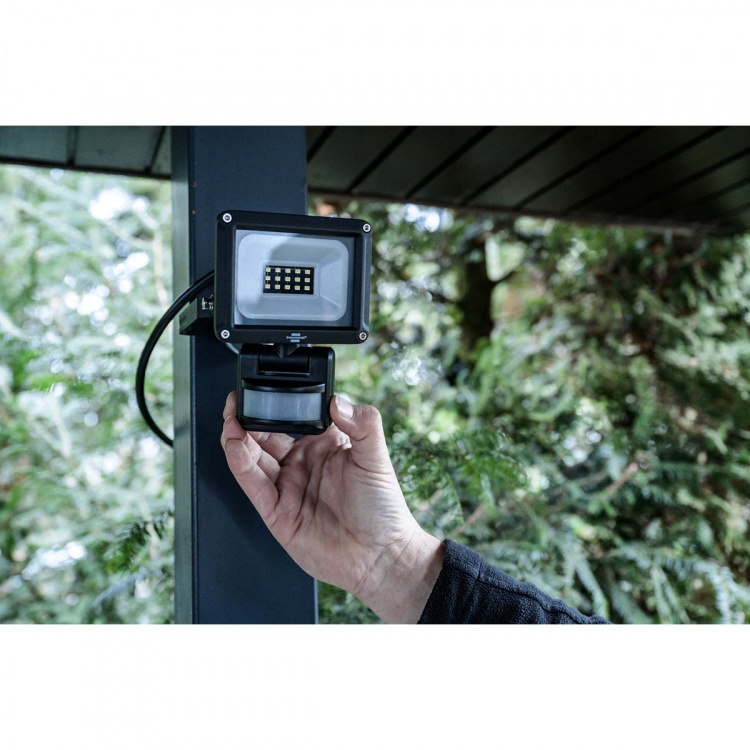 brennenstuhl LED Spotlight JARO 1060 P (LED Floodlight voor wandmontage voor buiten IP65, 10W, 1150lm, 6500K, met bewegingsmelder)