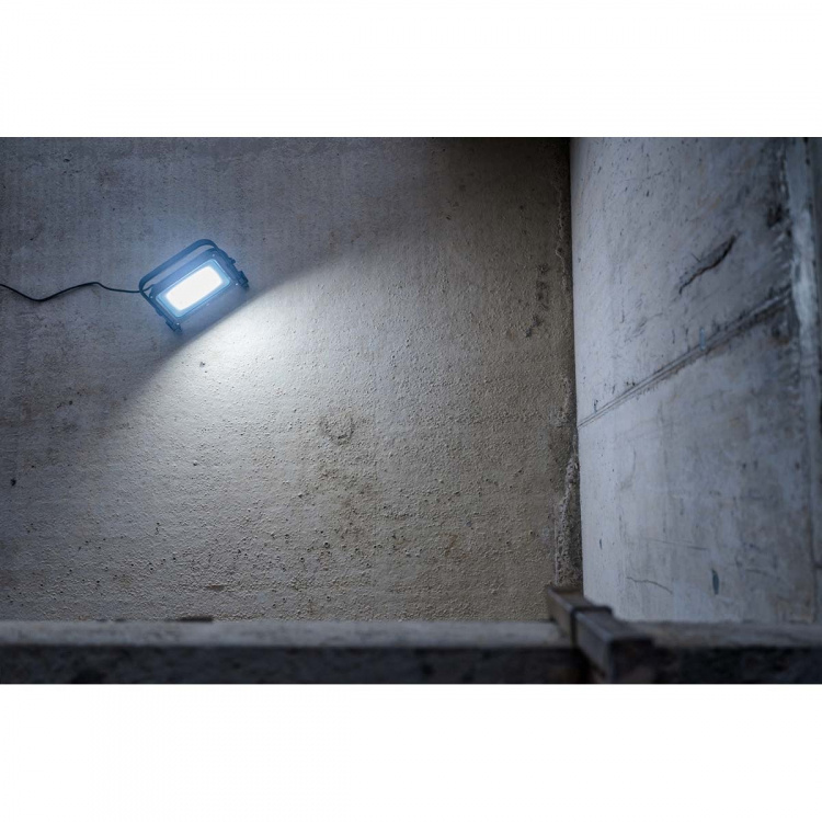 Brennenstuhl Mobiele LED bouwlamp JARO 20060 M / LED werklamp 150W voor buiten (LED schijnwerper met 5m kabel, LED noodverlichting met 17500lm gemaakt van hoogwaardig aluminium, dimbaar, IP65)
