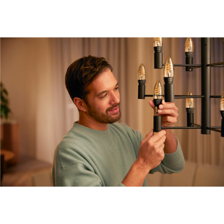 Philips Hue White Ambiance Filament E14 Kron 350 lm 1-pack Philips Hue White Ambiance Filament E14 Kron 350 lm 1-pack