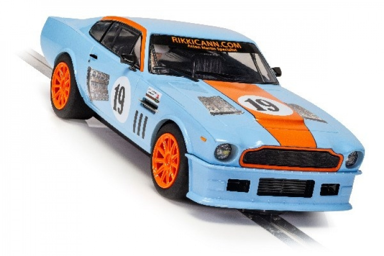 SCALEXTRIC Aston Martin V8 - Gulf Edition - Rikki Cann Racing