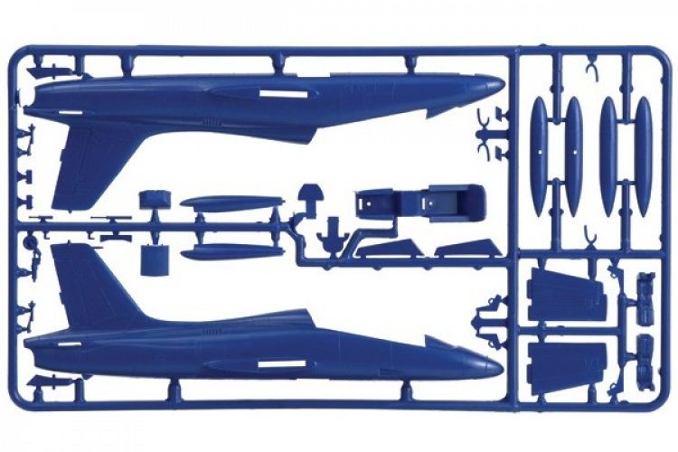 ITALERI 1:72 Aermacchi MB-339 \'60th P.A.N. Anniversary\' ITALERI 1:72 Aermacchi MB-339 \'60th P.A.N. Anniversary\'