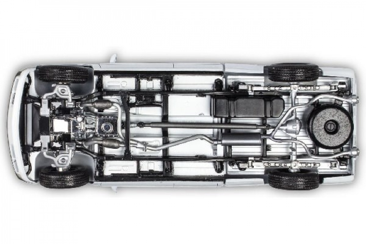 Revell 1999 Chevy Silverado Custom Pickup