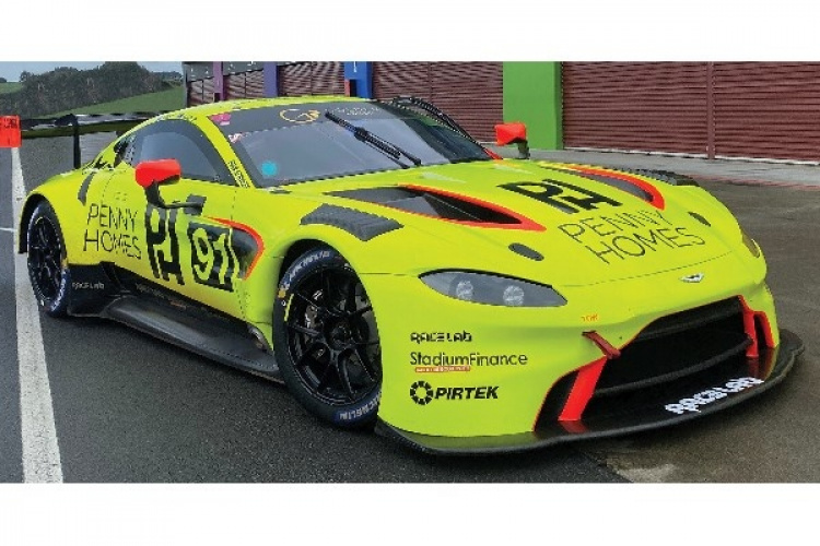 Scalextric Aston Martin GT3 Vantage, Penny Homes Racing 1:32