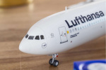 Revell Airbus A330-300 - Lufthansa \'New Livery\' 1:144