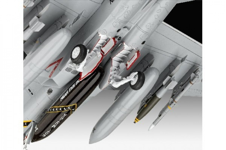 Revell F/A-18F Super Hornet 