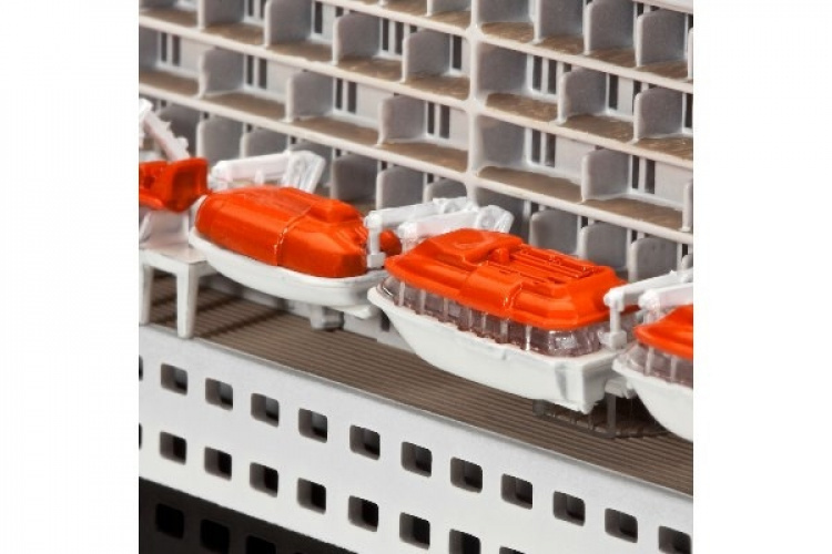 Revell Queen Mary 2