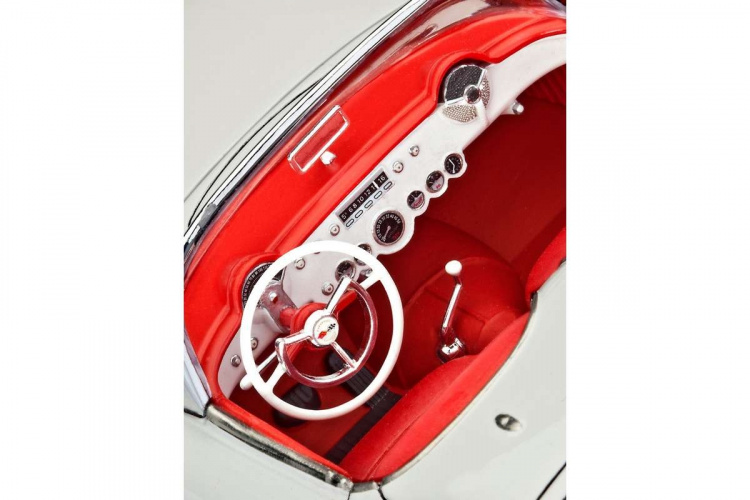 Revell 1953 Corvette Roadster 1:24 Revell 1953 Corvette Roadster 1:24