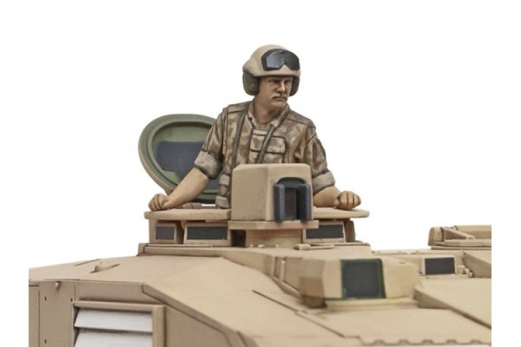 TAMIYA 1/48 British Main Battle Tank Challenger 2 (Desert