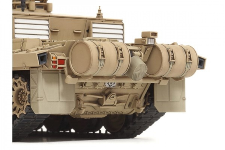 TAMIYA 1/48 British Main Battle Tank Challenger 2 (Desert