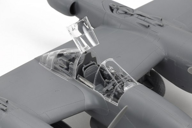 TAMIYA 1/48 Lockheed® P-38®J Lightning®