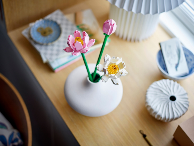 LEGO Botanical 40647 - Lotus Flowers