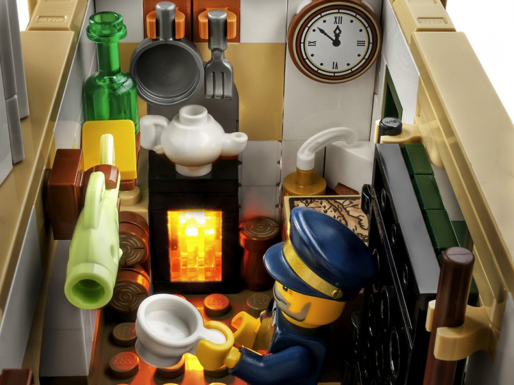 LEGO Ideas 21335 - Motorized Lighthouse