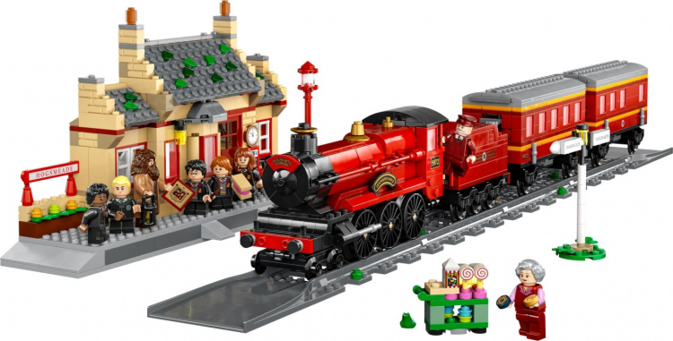 LEGO Harry Potter 76423 - Hogwarts Express Train Set with Hogsmeade Station