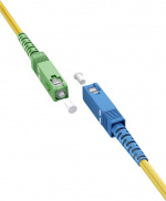 Goobay Glasvezelkabel (FTTH), Singlemode (OS2) Yellow, geel (Simplex), 15 m optische vezel, SC-APC (8°) stekker > SC-UPC-stekker, halogeenvrije kabelmantel (LSZH)