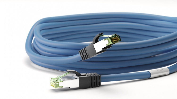 Goobay RJ45 (CAT 6A, 500 MHz) patchkabel met CAT 8.1 S/FTP raw kabel, blauw 99,9% zuurstofvrije koperen geleider (OFC), AWG 24, halogeenvrije kabelmantel (LSZH), 7.5 m