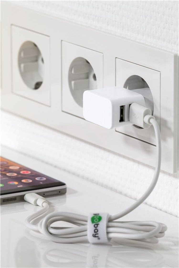 Goobay Apple Lightning Dual laddningssats (12 W) Strömförsörjningsenhet med 2x USB-uttag och Apple Lightning-kabel 1 m (vit) Goobay Apple Lightning Dual laddningssats (12 W) Strömförsörjningsenhet med 2x USB-uttag och Apple Lightning-kabel 1 m (vit)