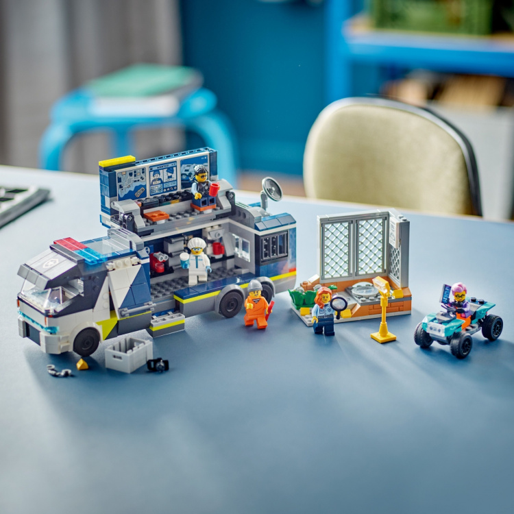 LEGO City Police 60418 - Police Mobile Crime Lab Truck