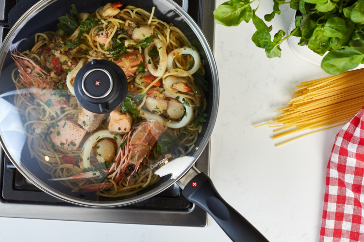 Swiss Diamond XD Classic Induktion Stekpanna med lock, 4,2 liter.